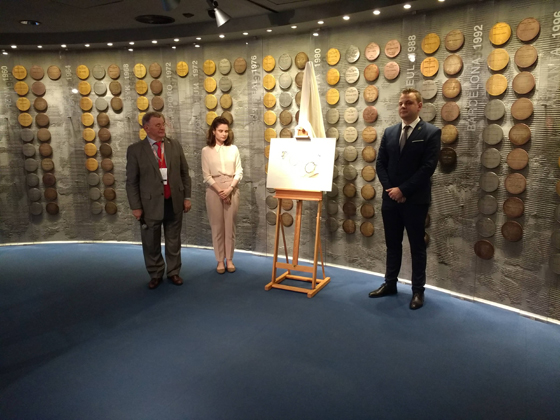 Presentation of POW Olympic banner